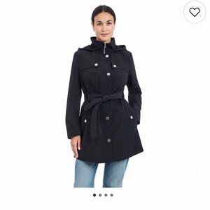 Size M Women's London Fog Zip Front Raincoat